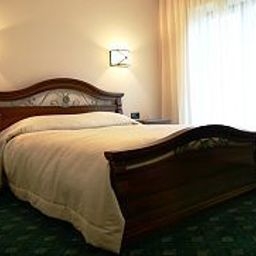 Imagen de la habitación del Hotel National Golf Resort. Foto 5