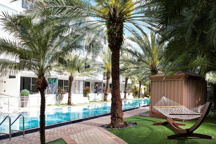 Imagen de la piscina del Hotel National Hotel, An Adult Only Oceanfront Resort. Foto 13