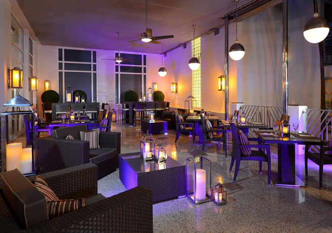 Imagen del bar/restaurante del Hotel National Hotel, An Adult Only Oceanfront Resort. Foto 3