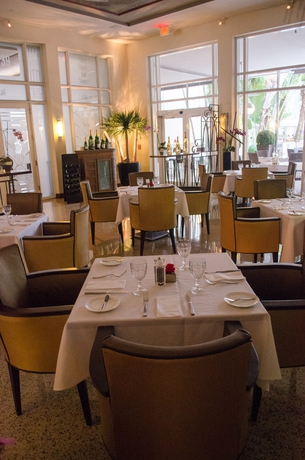 Imagen del bar/restaurante del Hotel National Hotel, An Adult Only Oceanfront Resort. Foto 5