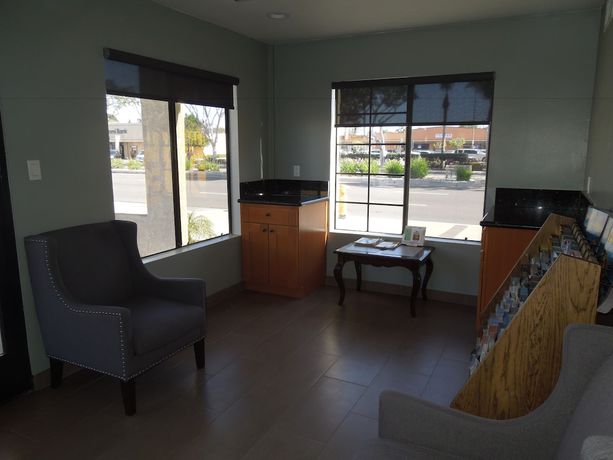 Imagen de los interiores del Hotel National Inn Garden Grove. Foto 19