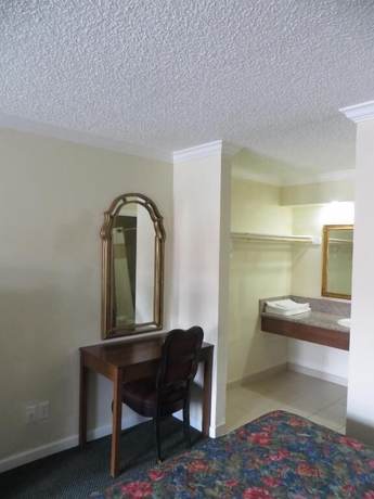 Imagen de la habitación del Hotel National Inn Garden Grove. Foto 14