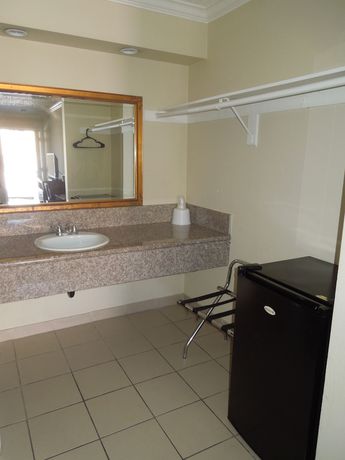 Imagen de la habitación del Hotel National Inn Garden Grove. Foto 18