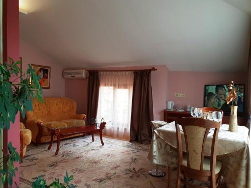 Imagen de la habitación del Hotel National Palace. Foto 9