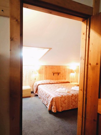 Imagen de la habitación del Hotel National Park. Foto 8