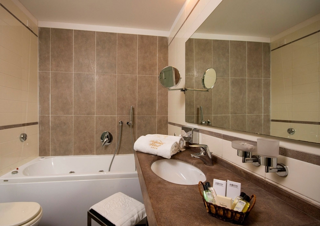 Imagen de la habitación del Hotel National, Rimini. Foto 10