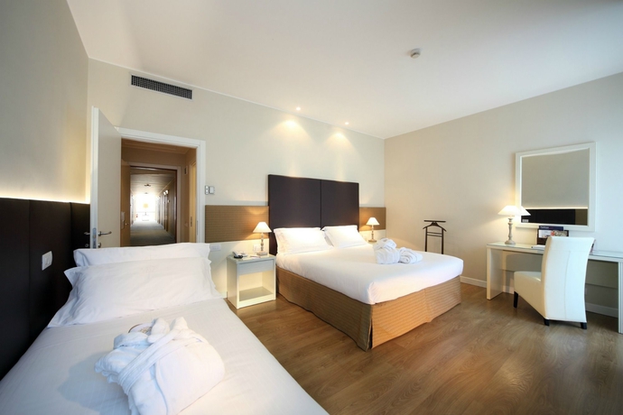 Imagen de la habitación del Hotel National, Rimini. Foto 11