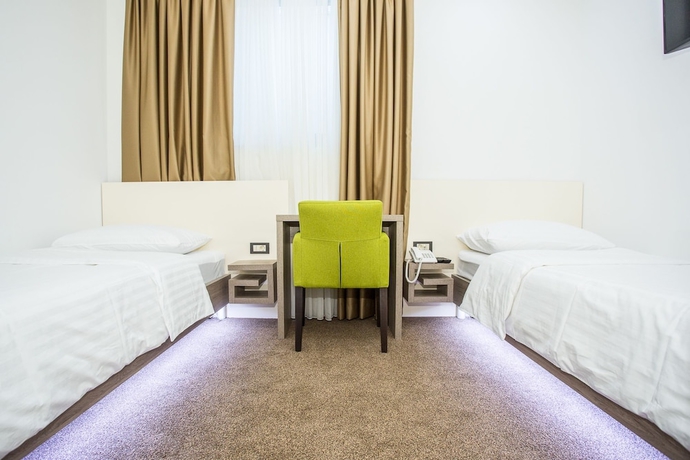 Imagen de la habitación del Hotel National, Zagreb. Foto 4