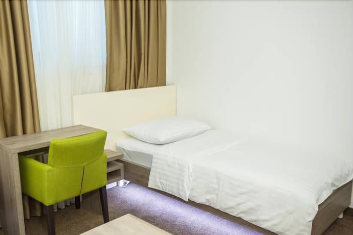 Imagen de la habitación del Hotel National, Zagreb. Foto 5