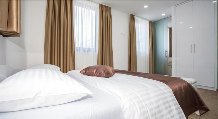 Imagen de la habitación del Hotel National, Zagreb. Foto 8
