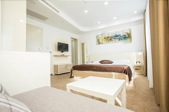 Imagen de la habitación del Hotel National, Zagreb. Foto 16