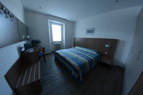 Imagen de la habitación del Hotel National, Zelbio. Foto 6