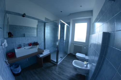 Imagen de la habitación del Hotel National, Zelbio. Foto 8