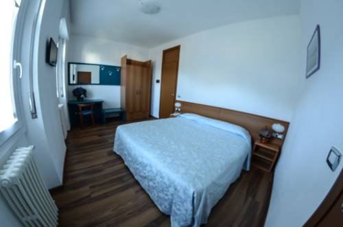 Imagen de la habitación del Hotel National, Zelbio. Foto 13