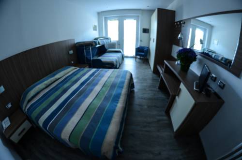 Imagen de la habitación del Hotel National, Zelbio. Foto 15