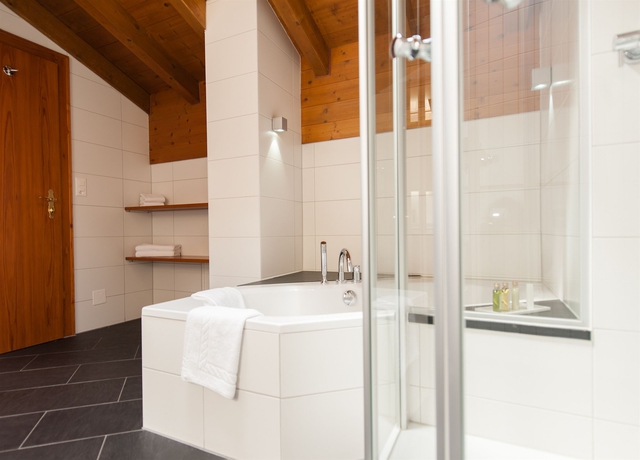 Imagen de la habitación del Hotel National, Zermatt . Foto 6