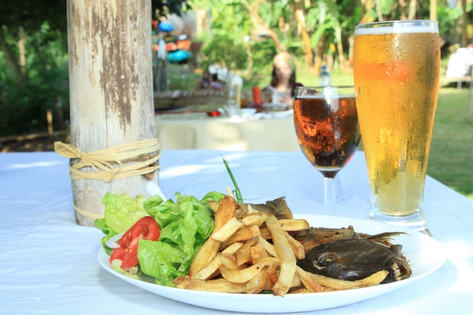 Imagen del bar/restaurante del Hotel Nativ Lodge and Spa. Foto 2