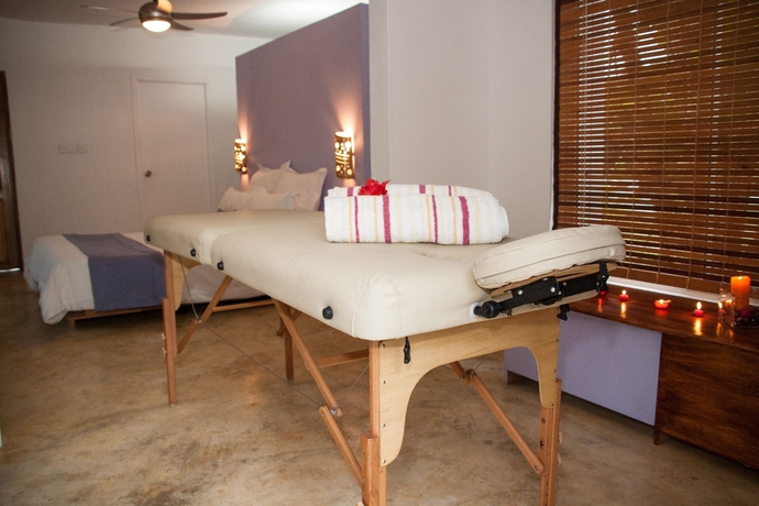 Imagen de la piscina del Hotel Nativ Lodge and Spa. Foto 15