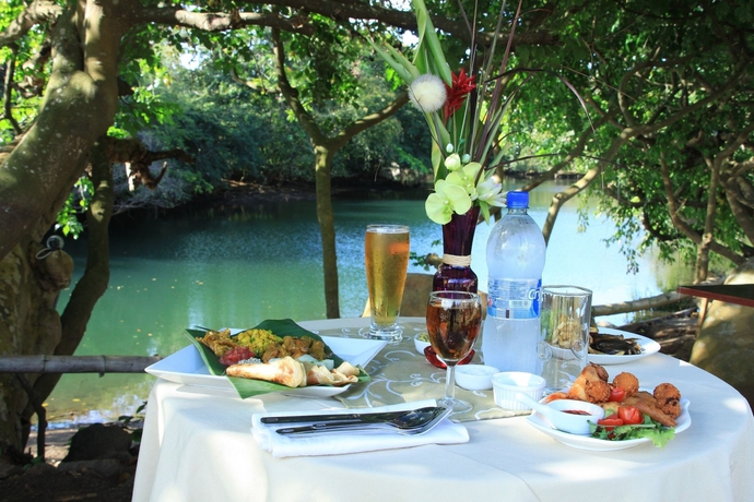 Imagen del bar/restaurante del Hotel Nativ Lodge and Spa. Foto 4