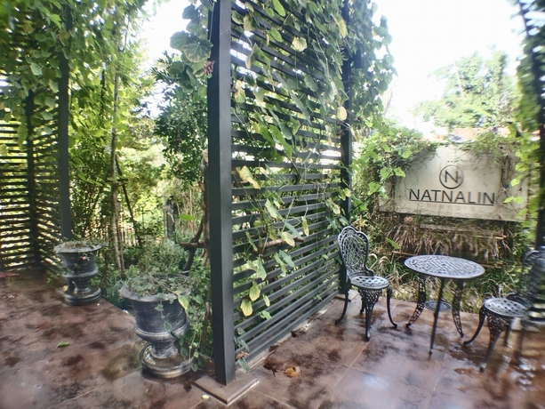 Imagen de los exteriores del Hotel Natnalin. Foto 7