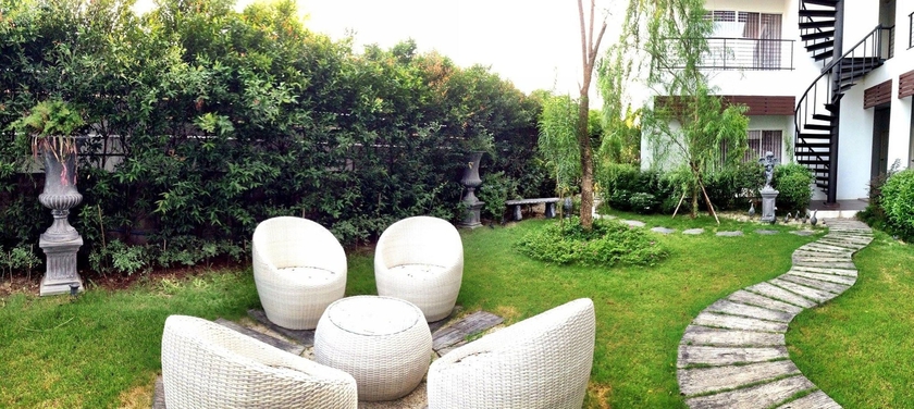 Imagen de los exteriores del Hotel Natnalin. Foto 10