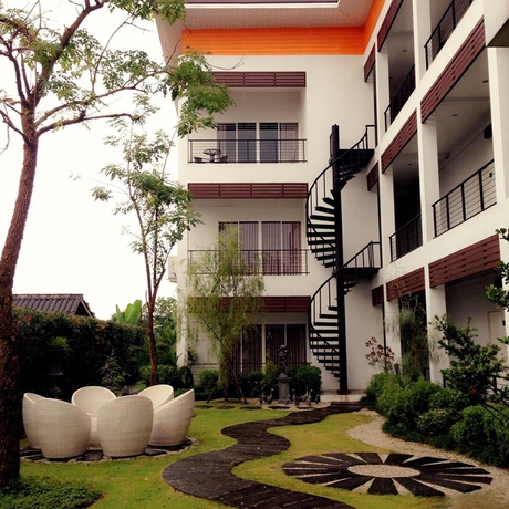 Imagen de los exteriores del Hotel Natnalin. Foto 16