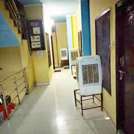 Imagen de los interiores del Hotel Natraj. Foto 3