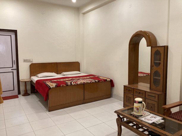 Imagen de la habitación del Hotel Natraj. Foto 6