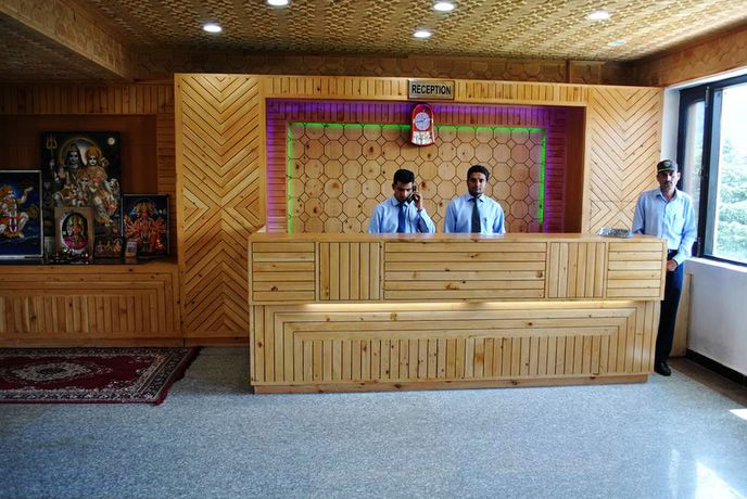 Imagen de los interiores del Hotel Natraj International. Foto 20