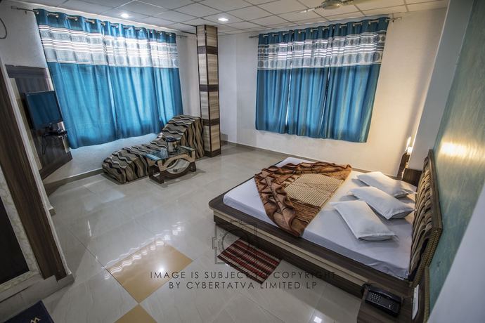 Imagen de la habitación del Hotel Natraj, Pachmarhi. Foto 3