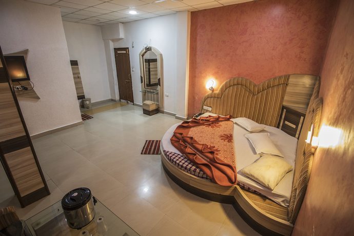 Imagen de la habitación del Hotel Natraj, Pachmarhi. Foto 7