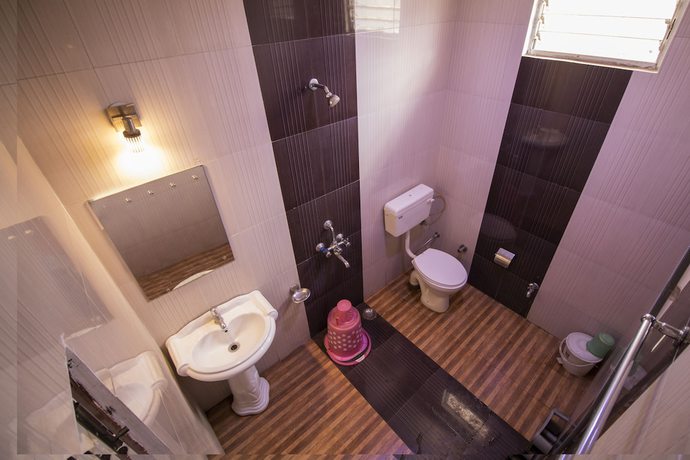 Imagen de la habitación del Hotel Natraj, Pachmarhi. Foto 8