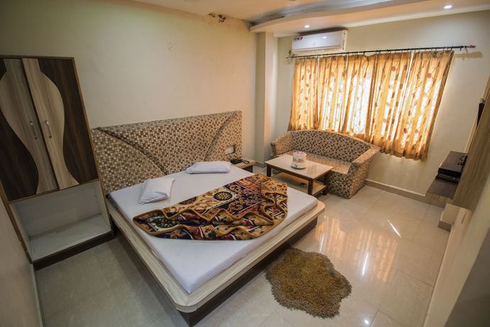 Imagen de la habitación del Hotel Natraj, Pachmarhi. Foto 9