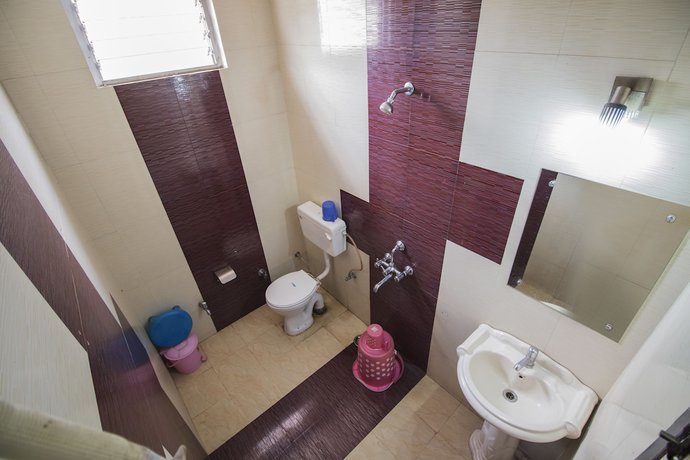 Imagen de la habitación del Hotel Natraj, Pachmarhi. Foto 14