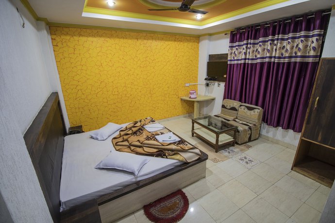 Imagen de la habitación del Hotel Natraj, Pachmarhi. Foto 18