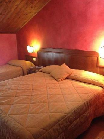 Imagen de la habitación del Hotel Natros. Foto 18