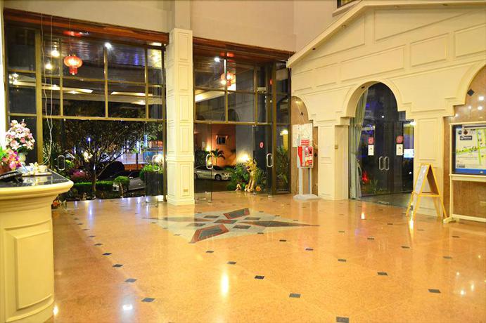 Imagen de los interiores del Hotel Nattirat Grand. Foto 15