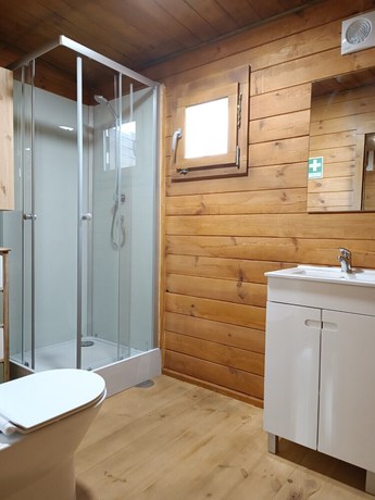 Imagen de la habitación del Hotel Natura Fun House and Camping. Foto 9