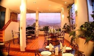 Imagen del bar/restaurante del Hotel Natura Inn. Foto 2