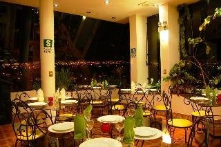 Imagen del bar/restaurante del Hotel Natura Inn. Foto 3