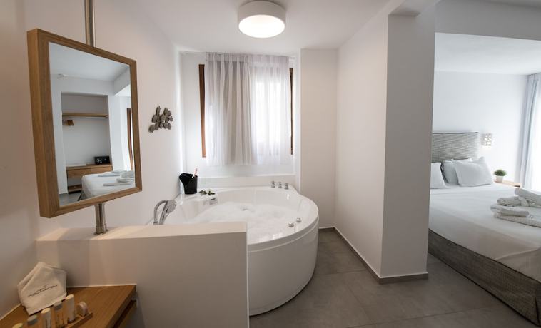 Imagen de la habitación del Hotel Natura Luxury Boutique Skopelos. Foto 4