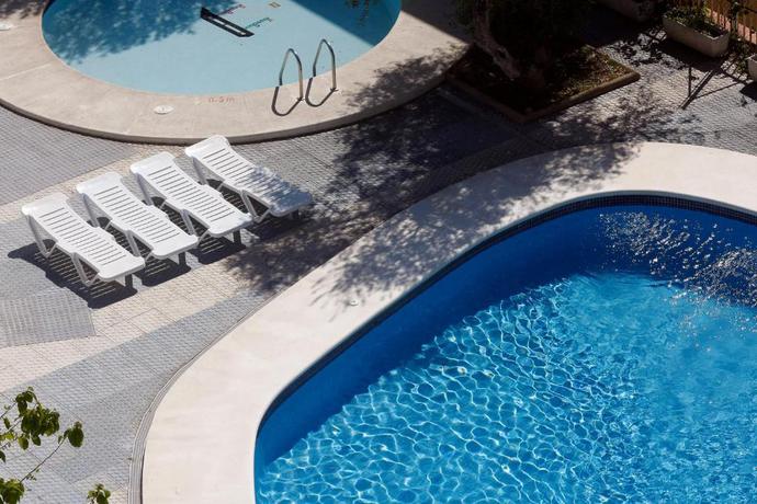 Imagen de la piscina del Hotel Natura Park. Foto 15