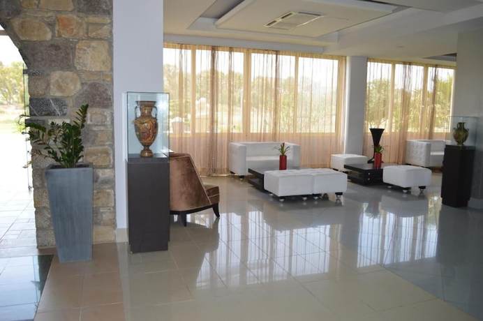 Imagen de los interiores del Hotel Natura Park Village and Spa. Foto 16