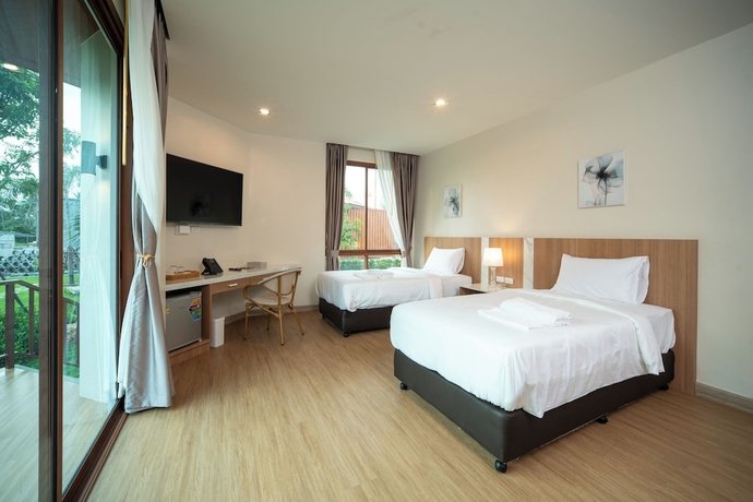 Imagen de la habitación del Hotel Natural Beach Resort. Foto 8