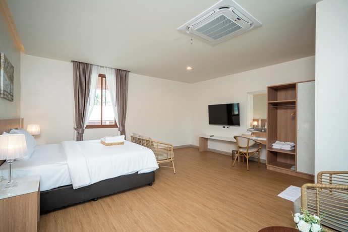 Imagen de la habitación del Hotel Natural Beach Resort. Foto 11