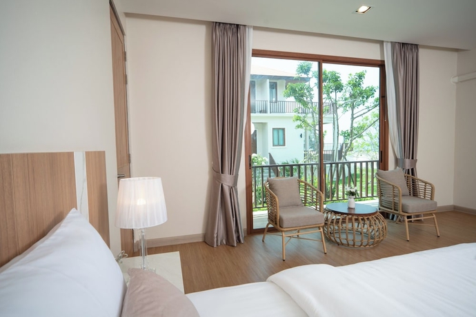 Imagen de la habitación del Hotel Natural Beach Resort. Foto 12