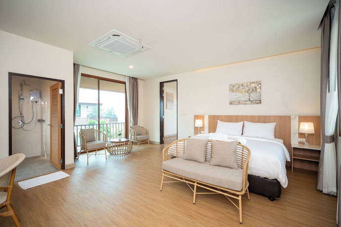 Imagen de la habitación del Hotel Natural Beach Resort. Foto 14