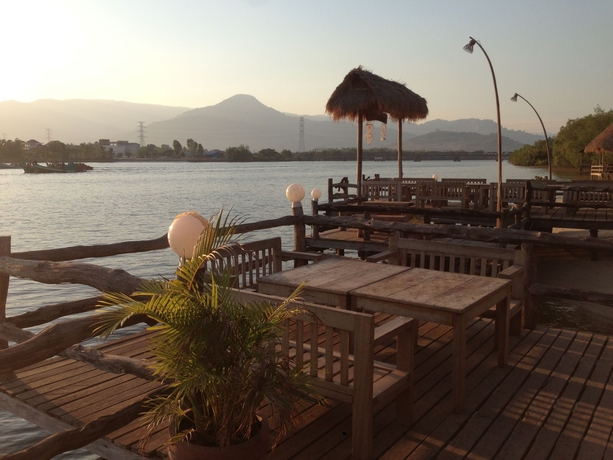 Imagen de los exteriores del Hotel Natural Bungalows Restaurant and Bar. Foto 4