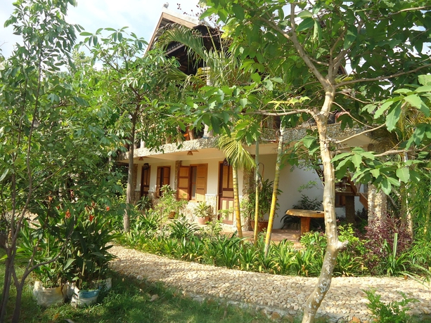 Imagen de los exteriores del Hotel Natural Bungalows Restaurant and Bar. Foto 7