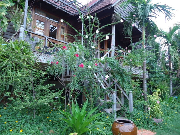 Imagen de los exteriores del Hotel Natural Bungalows Restaurant and Bar. Foto 15